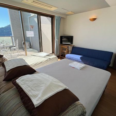 Atami Onsen Guest House Megumi Екстериор снимка