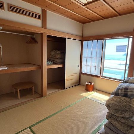 Atami Onsen Guest House Megumi Екстериор снимка