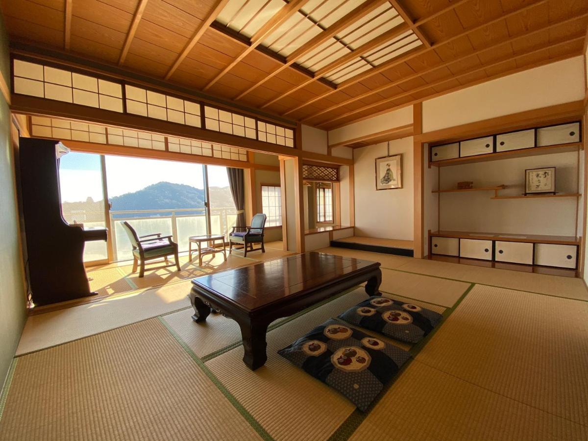 Atami Onsen Guest House Megumi Екстериор снимка