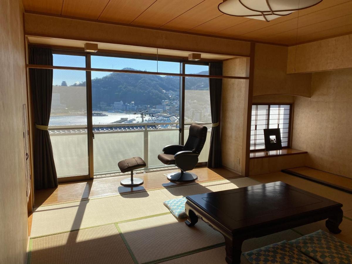 Atami Onsen Guest House Megumi Екстериор снимка