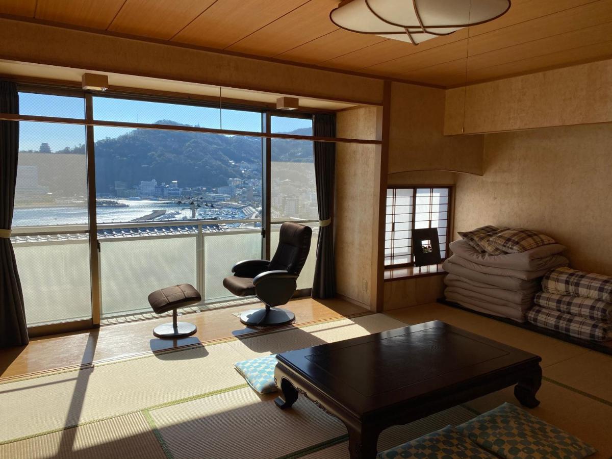 Atami Onsen Guest House Megumi Екстериор снимка