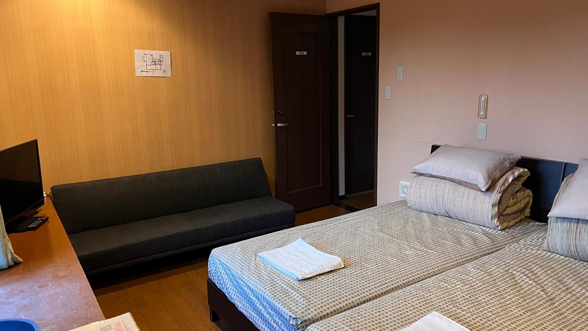 Atami Onsen Guest House Megumi Екстериор снимка